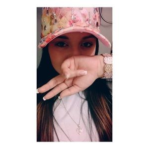 Meet your Posher, Yetzali